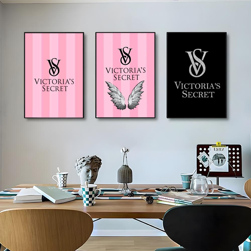 ملصق V-Victoria Secret Fashion - مراجعة Home Fragrance Victoria Secret وسعره